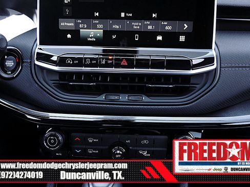 New 2026 Jeep Compass Latitude image 21