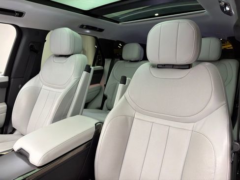 Used 2023 Land Rover Range Rover Sport SE image 9