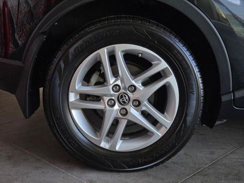 Certified 2020 Toyota C-HR LE FWD image 5