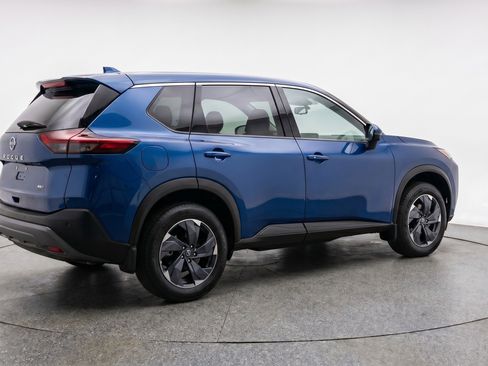 Used 2025 Nissan Rogue SV FWD image 9