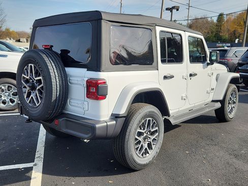 New 2026 Jeep Wrangler Sahara image 4