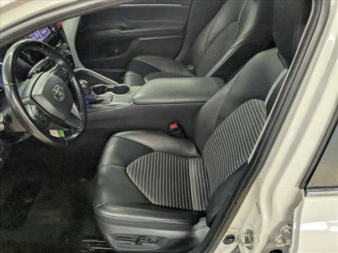 Used 2021 Toyota Camry SE image 19