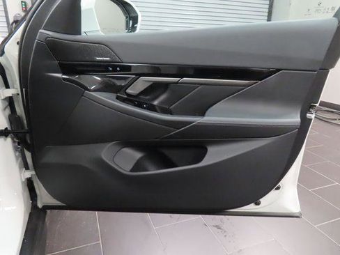 Used 2026 BMW 530i RWD image 37