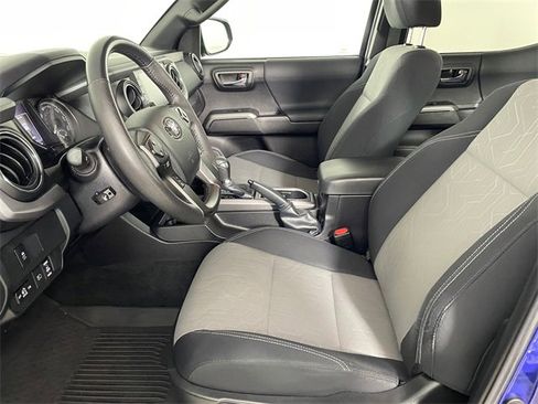 Used 2023 Toyota Tacoma TRD Sport image 2