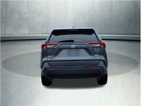 Used 2021 Toyota RAV4 XLE Premium image 6