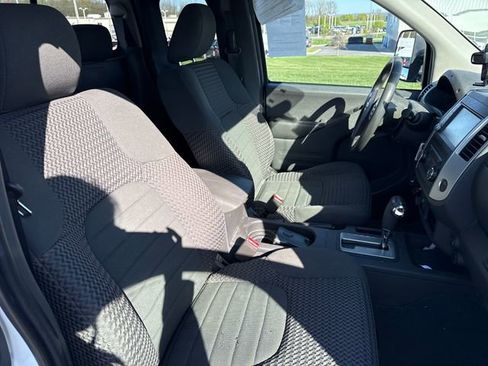 Used 2019 Nissan Frontier SV image 13