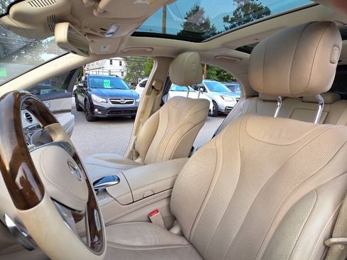 Used 2015 Mercedes-Benz S 550 4MATIC Sedan image 35