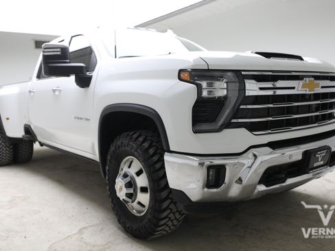 Used 2025 Chevrolet Silverado 3500 LTZ w/ LTZ Plus Package AWD/4WD image 7