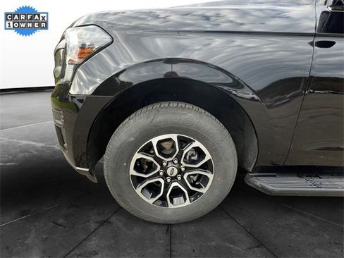 Used 2024 Ford Expedition XLT image 14