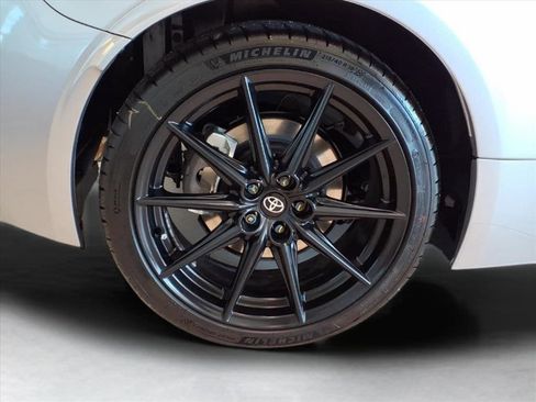 New 2025 Toyota GR86 Premium image 4