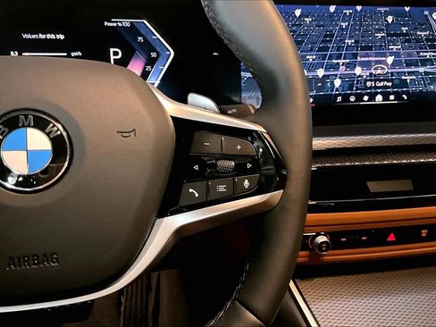 Certified 2025 BMW 330i Sedan image 24