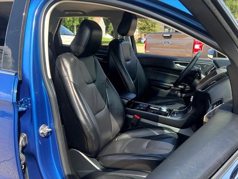 Used 2020 Ford Edge Titanium image 7