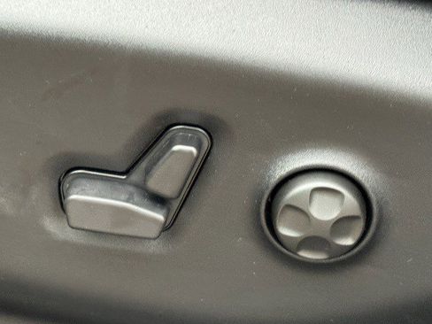 New 2026 Chrysler Pacifica Select image 12