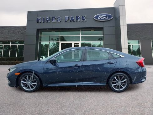 Used 2019 Honda Civic EX image 4