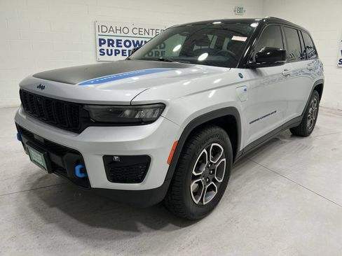 Used 2022 Jeep Grand Cherokee Trailhawk AWD/4WD image 4