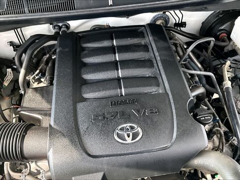 Used 2021 Toyota Tundra SR5 AWD/4WD image 32