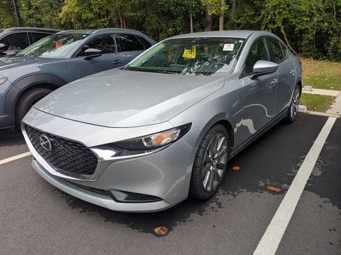 Used 2019 MAZDA MAZDA3 Sedan w/ Select Package FWD image 2