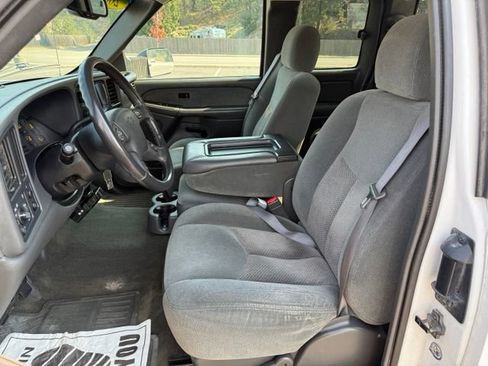 Used 2003 Chevrolet Silverado 2500 LS RWD image 2