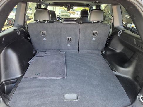 Used 2025 Jeep Grand Cherokee Altitude image 15