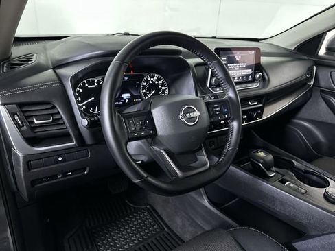 Used 2025 Nissan Rogue SV AWD/4WD image 10