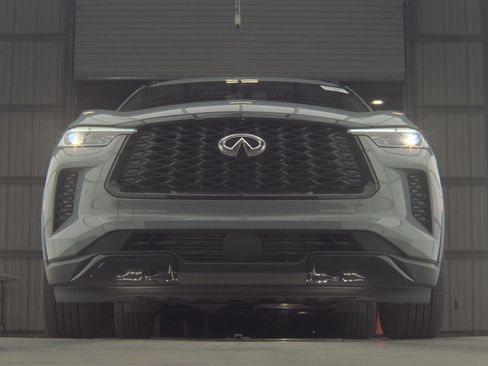 Certified 2025 INFINITI QX60 Luxe w/ Black Edition image 3