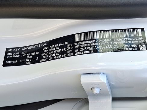 New 2025 Maserati Grecale GT image 10