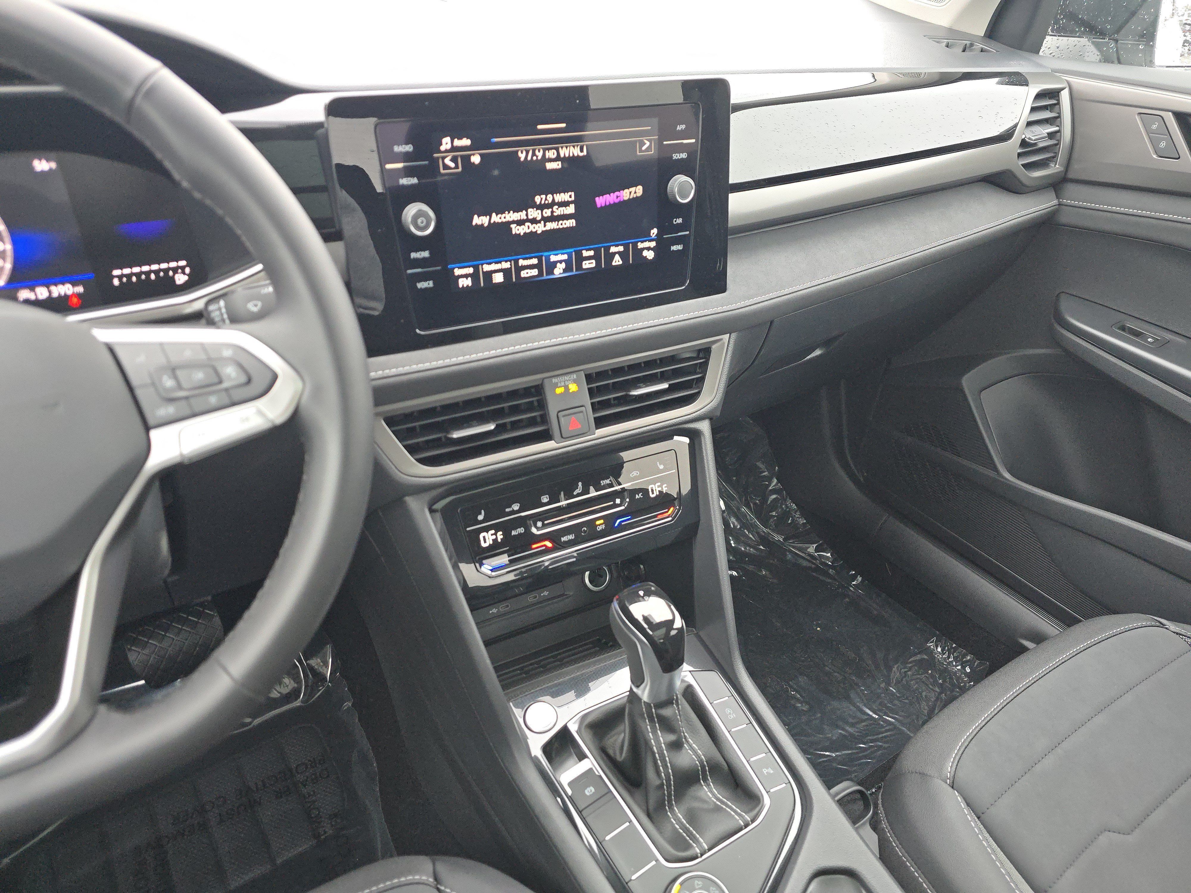 New 2026 Volkswagen Taos SE AWD/4WD image 23