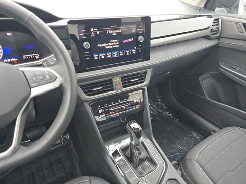 New 2026 Volkswagen Taos SE AWD/4WD image 23