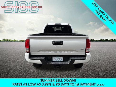 Used 2017 Toyota Tacoma TRD Sport AWD/4WD image 5