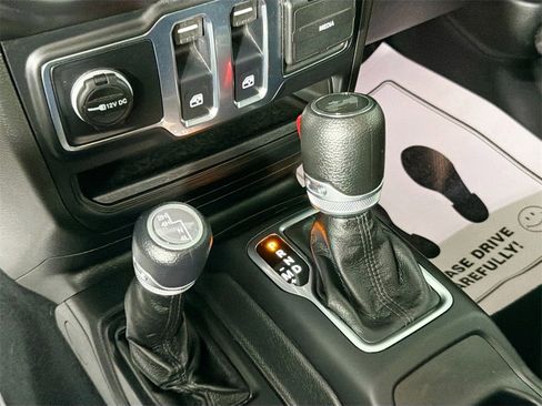 Used 2022 Jeep Wrangler Willys image 16