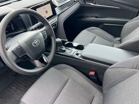 Used 2025 Toyota Camry LE w/ Convenience Package image 7