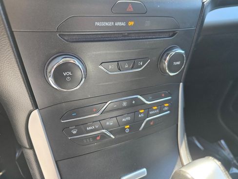 Used 2016 Ford Edge SEL w/ Equipment Group 201A AWD/4WD image 11