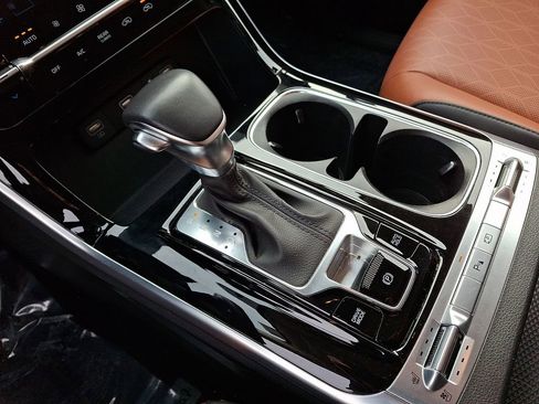 Certified 2023 Kia Carnival SX image 14