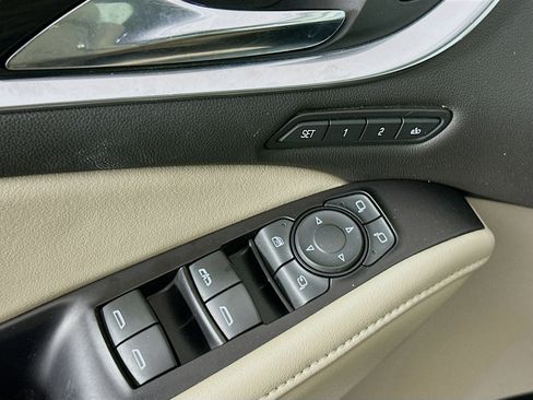 Used 2018 Buick Enclave Premium image 15