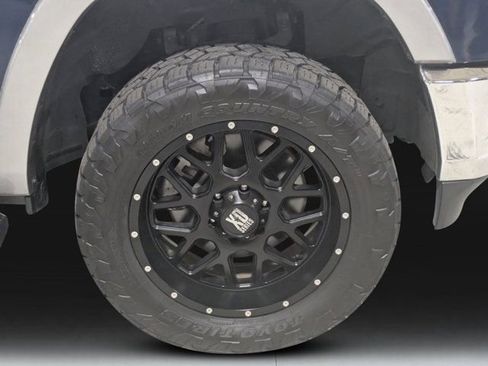 Used 2021 RAM 1500 Laramie AWD/4WD image 9