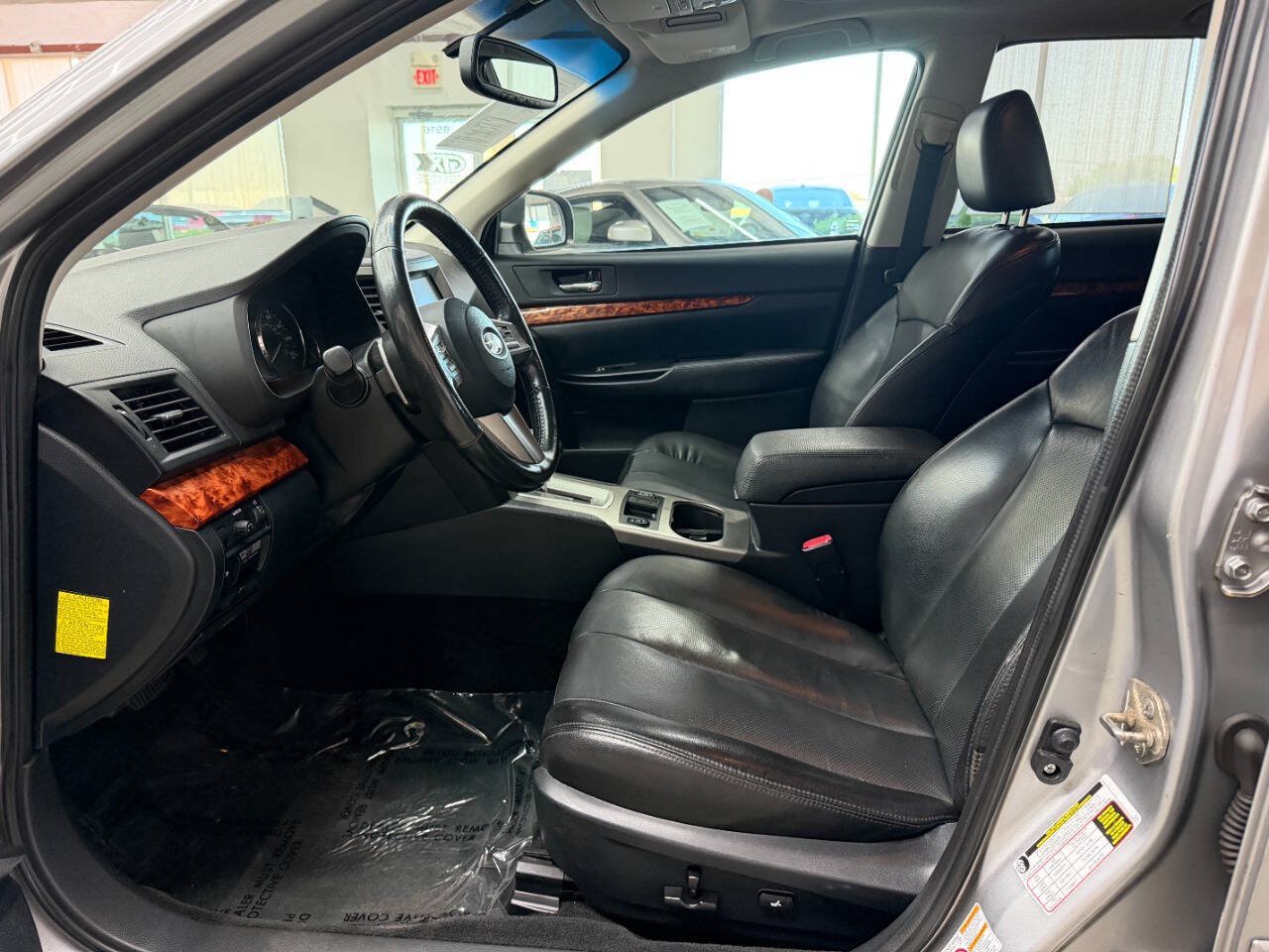Used 2011 Subaru Outback 3.6R Limited AWD/4WD image 12