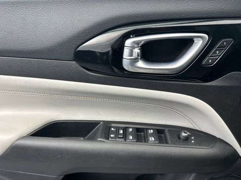 Used 2022 Jeep Compass Limited w/ Elite Group image 10