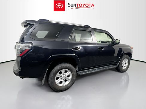 Used 2021 Toyota 4Runner SR5 AWD/4WD image 4
