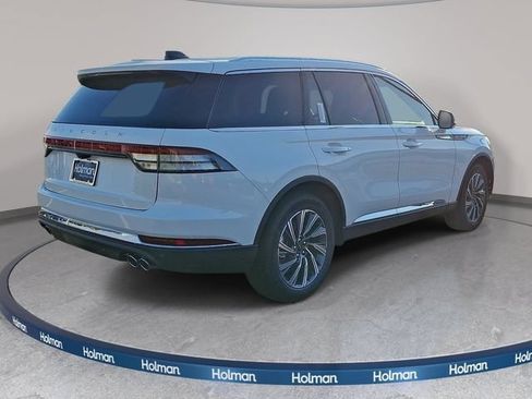 New 2026 Lincoln Aviator AWD image 4