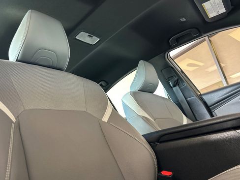 Used 2025 Toyota Camry SE image 13