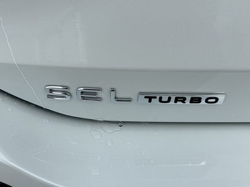 New 2026 Volkswagen Tiguan SEL R-Line image 12