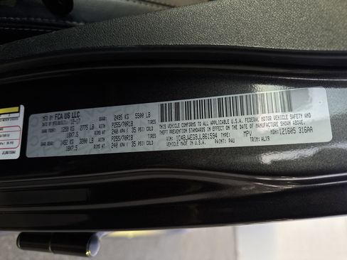 Used 2018 Jeep Wrangler Unlimited Sahara w/ Connectivity Group image 35