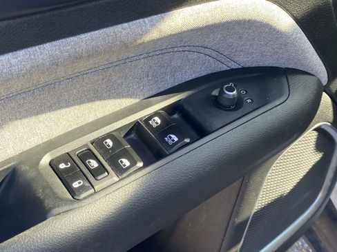 Used 2024 Jeep Compass Latitude image 15