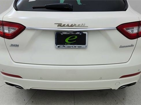 Used 2020 Maserati Levante S image 11