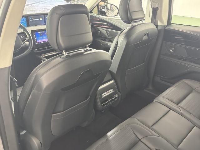 Used 2026 Lincoln Nautilus Reserve AWD/4WD image 25