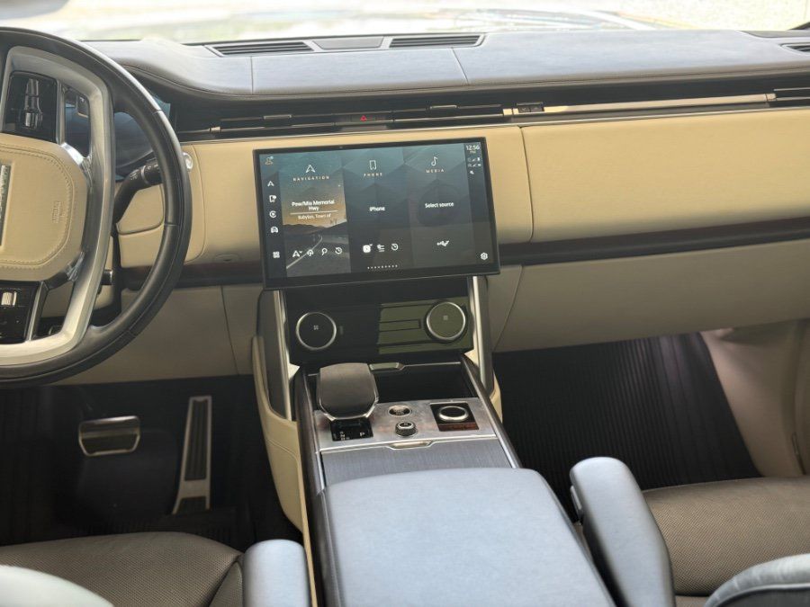 Used 2022 Land Rover Range Rover Long Wheelbase SE AWD/4WD image 11