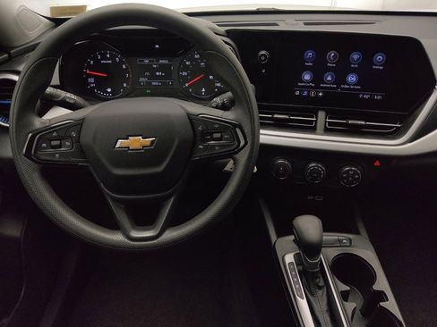 Used 2025 Chevrolet Trax LS FWD image 22