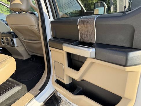 Used 2017 Ford F250 Lariat w/ Lariat Value Package AWD/4WD image 17