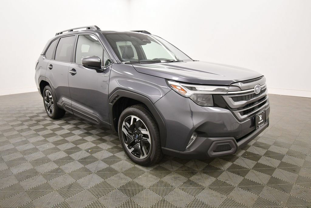 Used 2025 Subaru Forester Limited AWD/4WD image 10