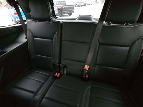 Used 2023 GMC Yukon SLT image 13